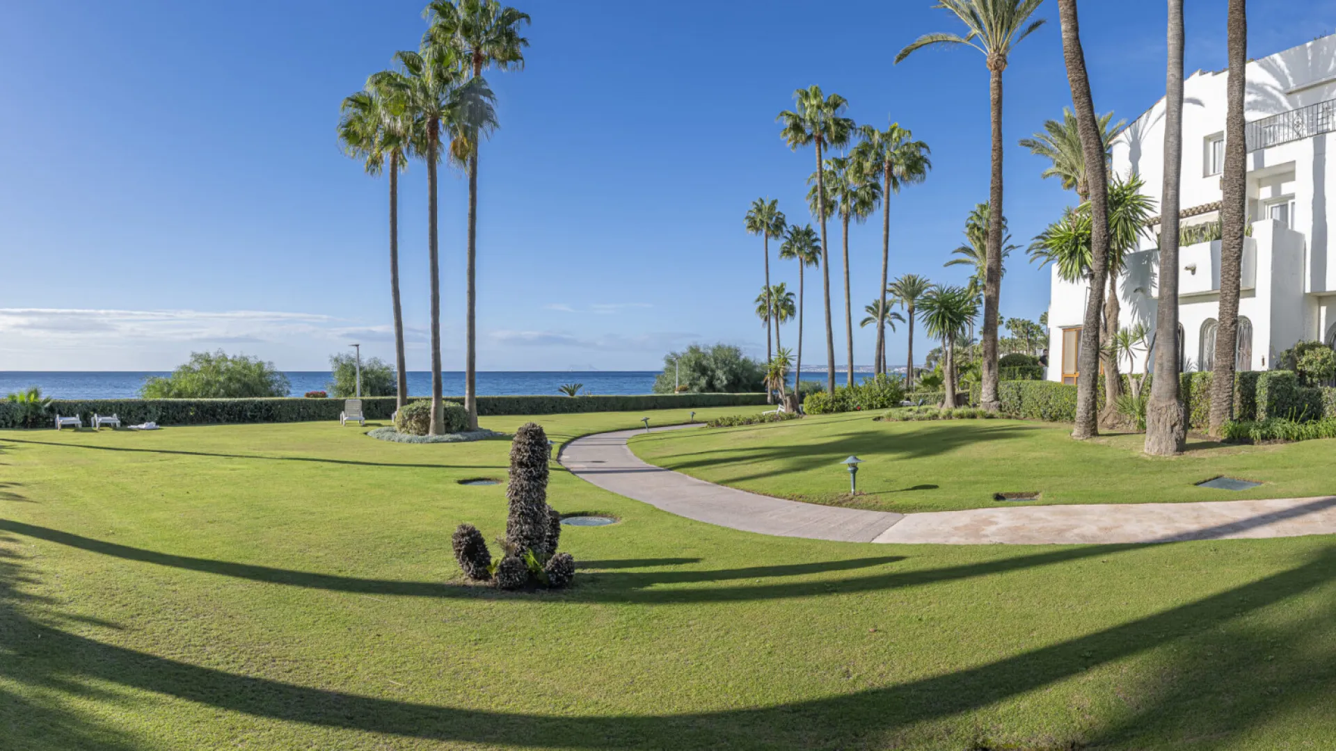 For sale ground floor apartment in Alcazaba Beach