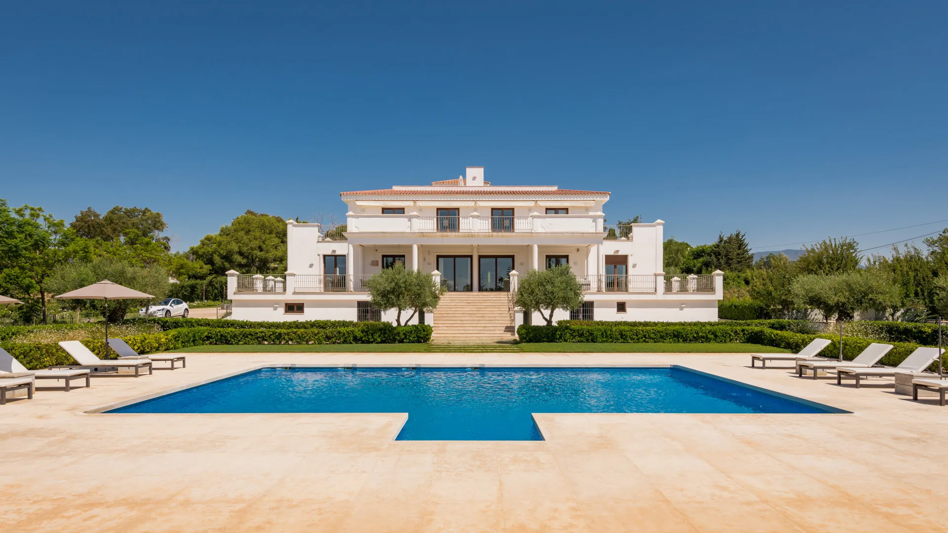 Comprar villa de 6 dormitorios en Valle del Sol