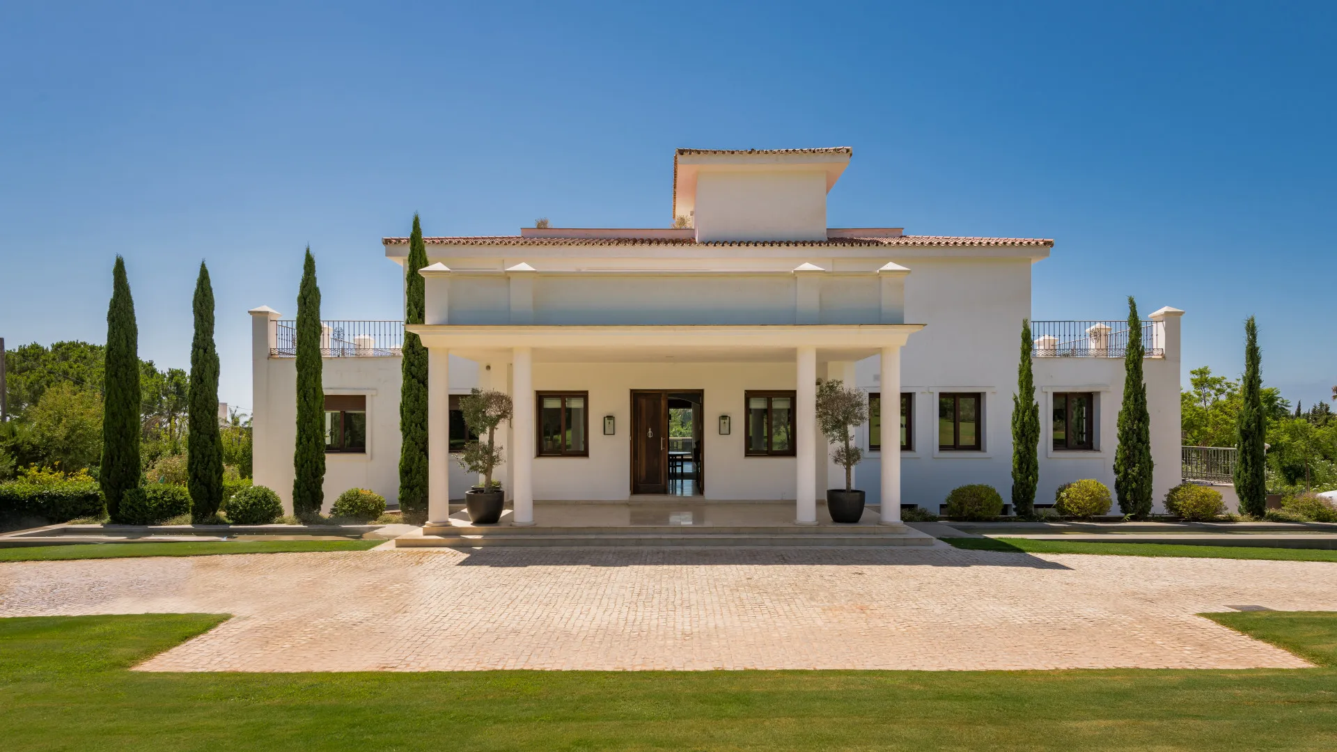 Comprar villa de 6 dormitorios en Valle del Sol