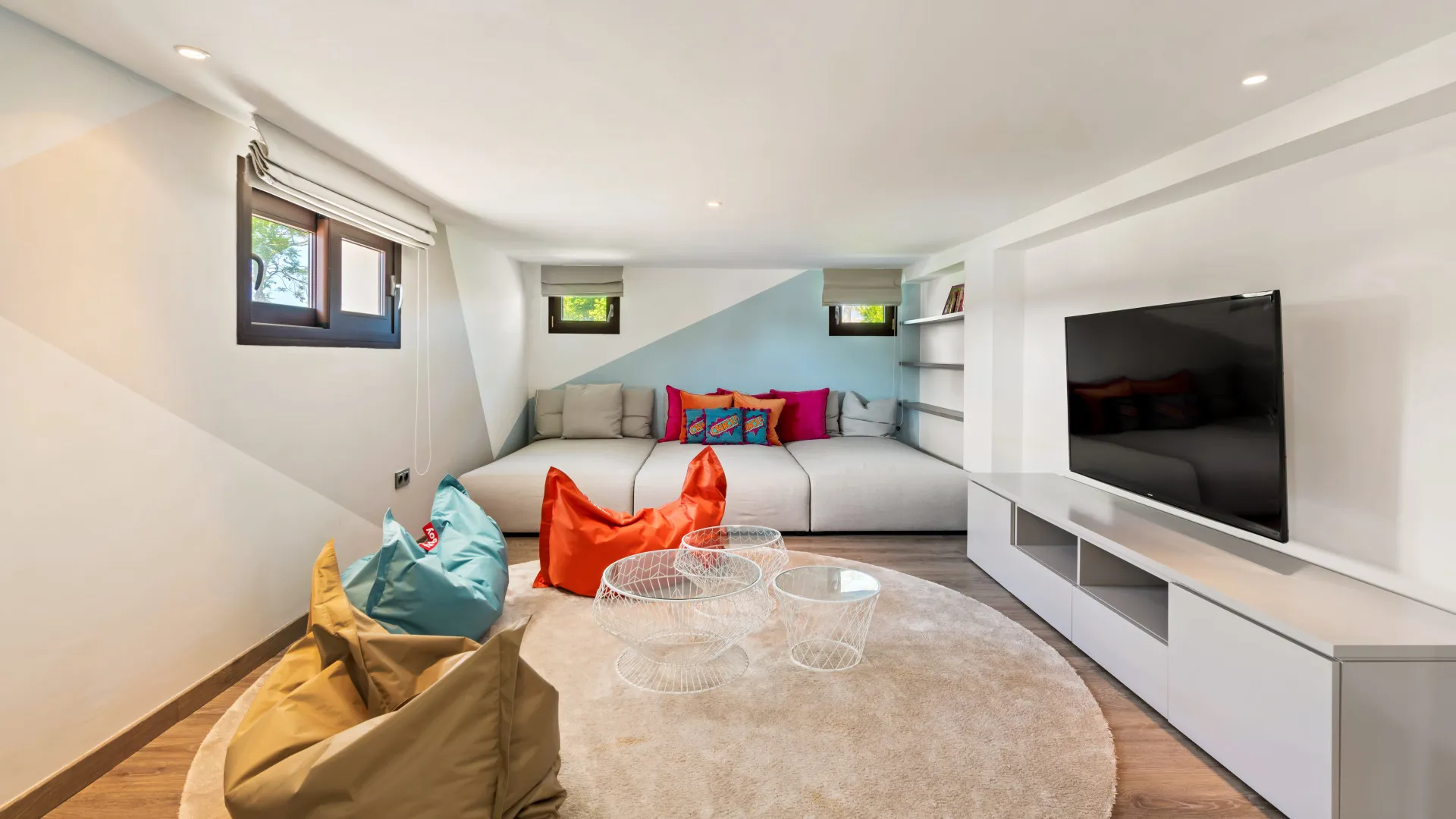 Comprar villa de 6 dormitorios en Valle del Sol