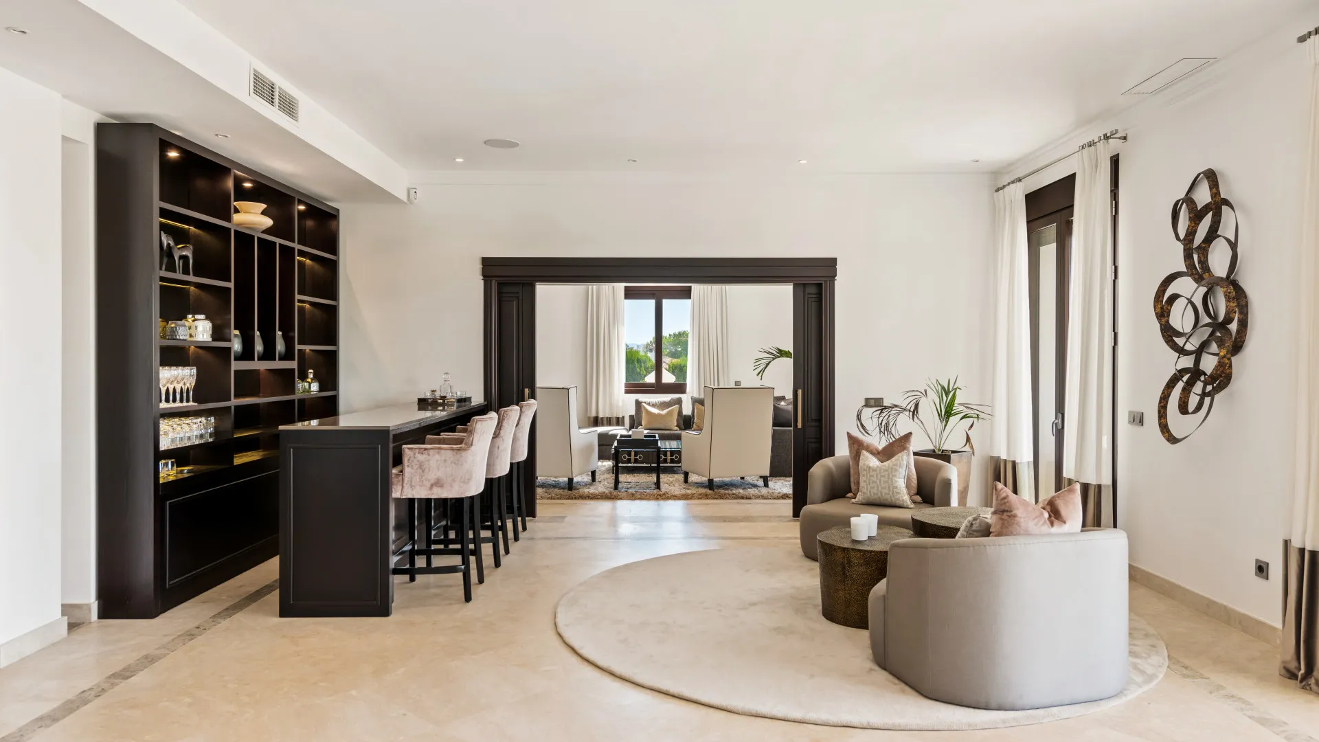 Comprar villa de 6 dormitorios en Valle del Sol