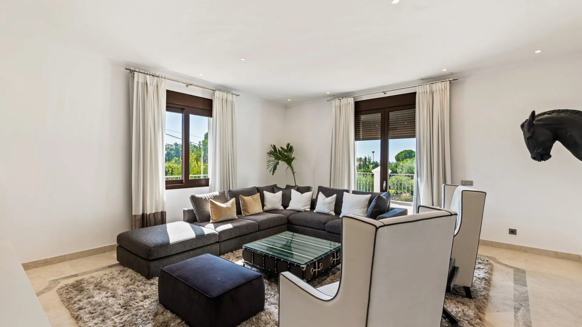 Comprar villa de 6 dormitorios en Valle del Sol