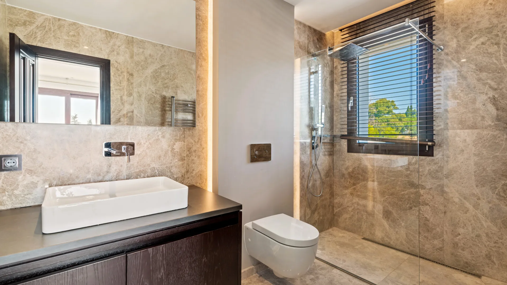 Comprar villa de 6 dormitorios en Valle del Sol