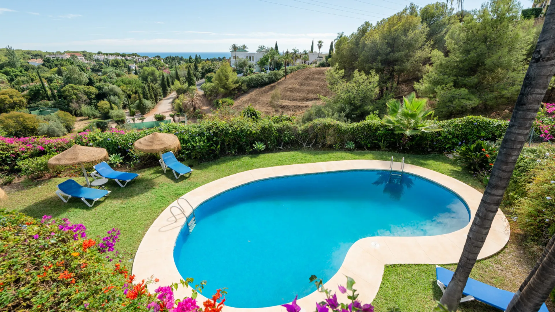 For sale Marbella Hill Club semi detached villa with 4 bedrooms