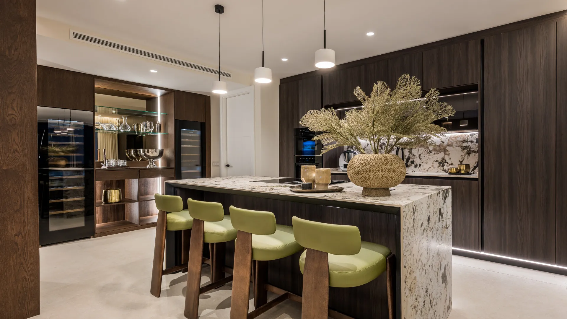 Comprar apartamento con 3 dormitorios en Los Monteros Palm Beach
