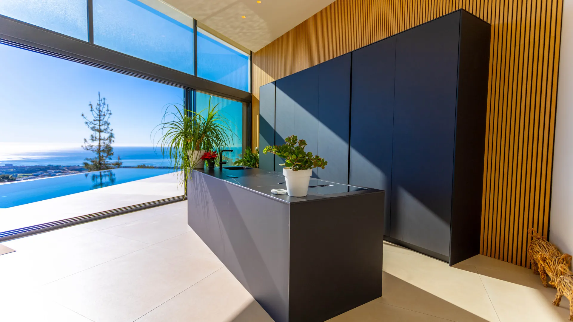 Villa for sale in Los Altos de los Monteros