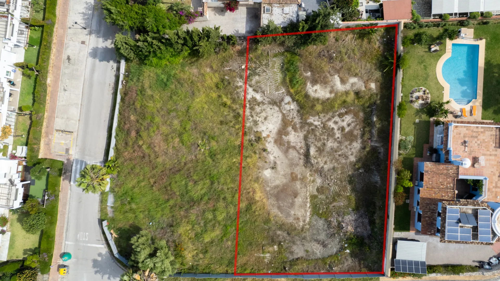Parcela en venta con 5 dormitorios en Bel Air
