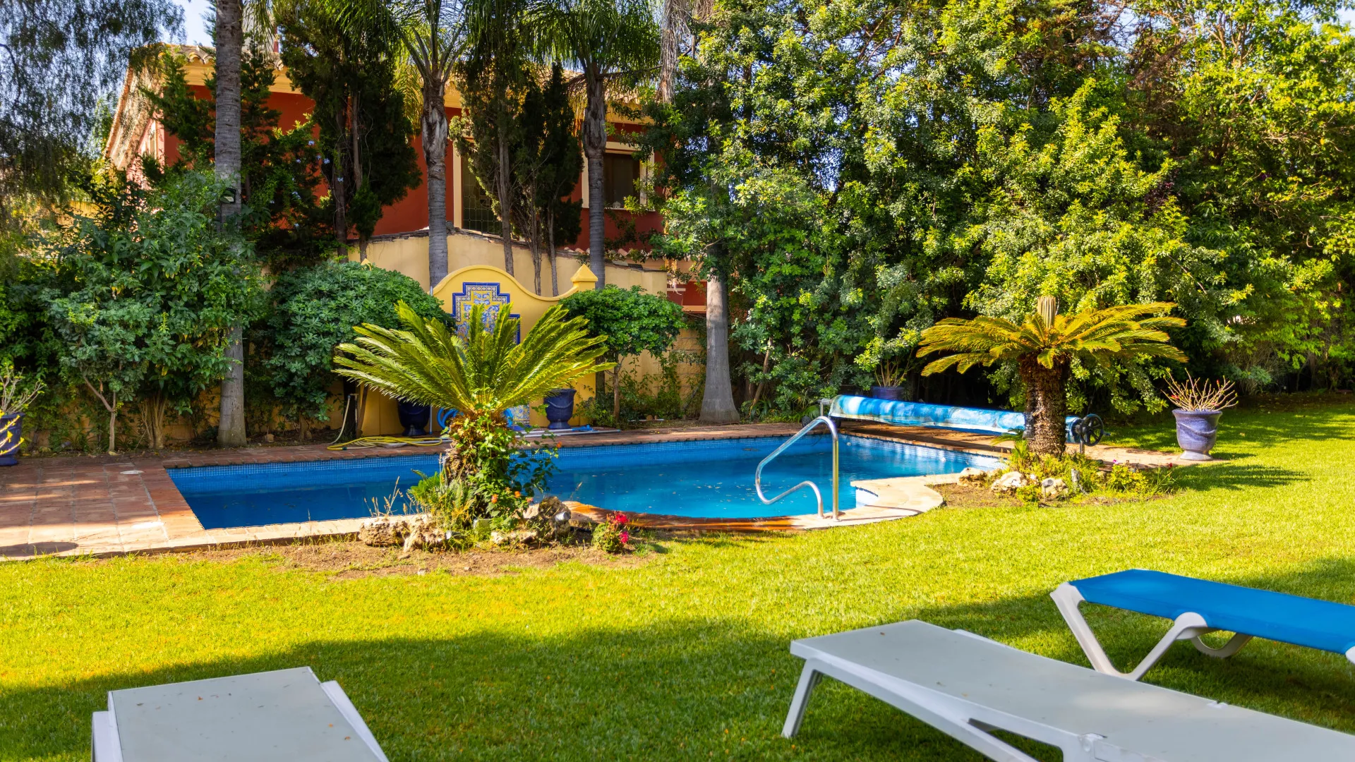Comprar villa en Casasola