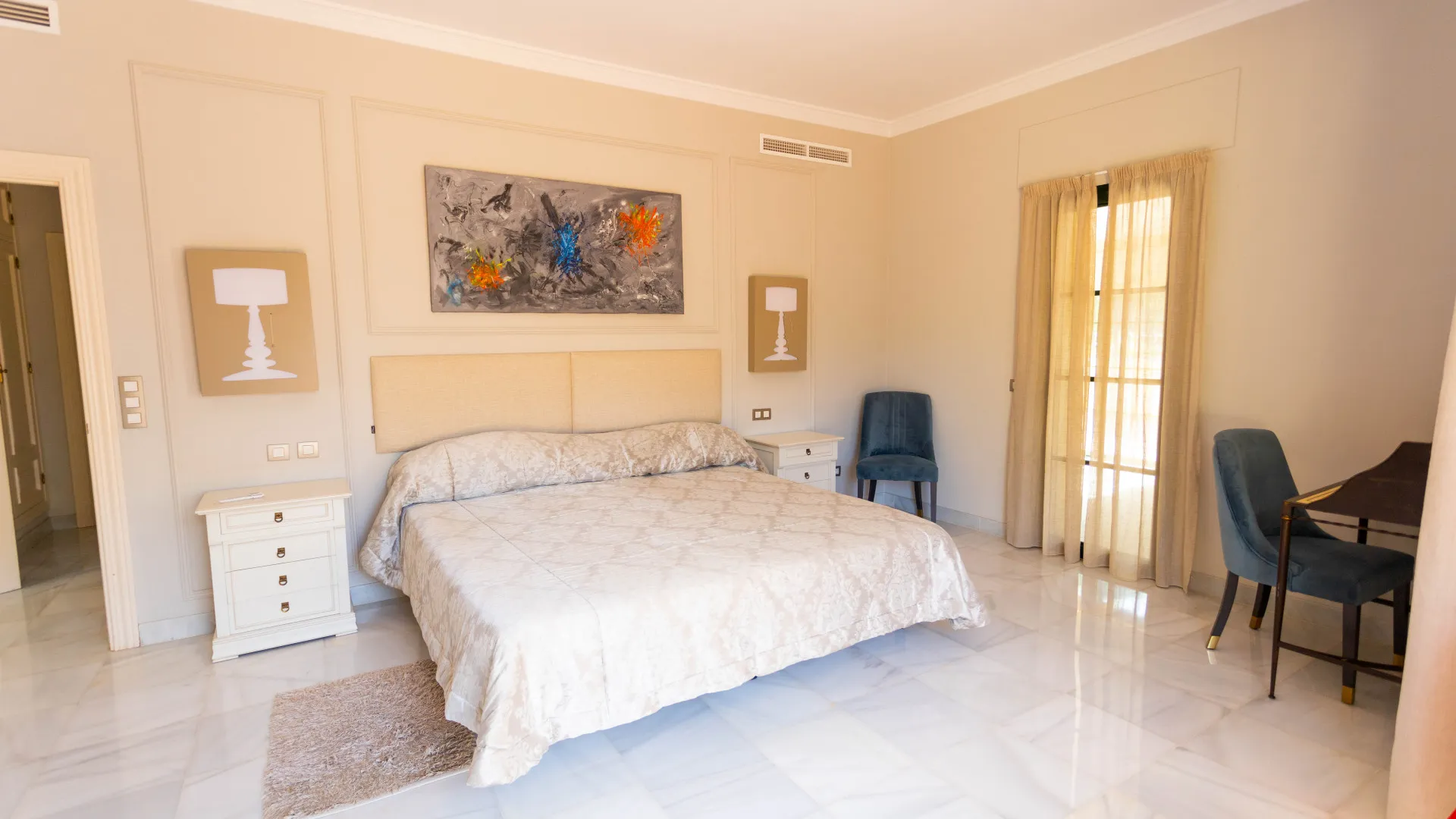 Comprar villa en Casasola
