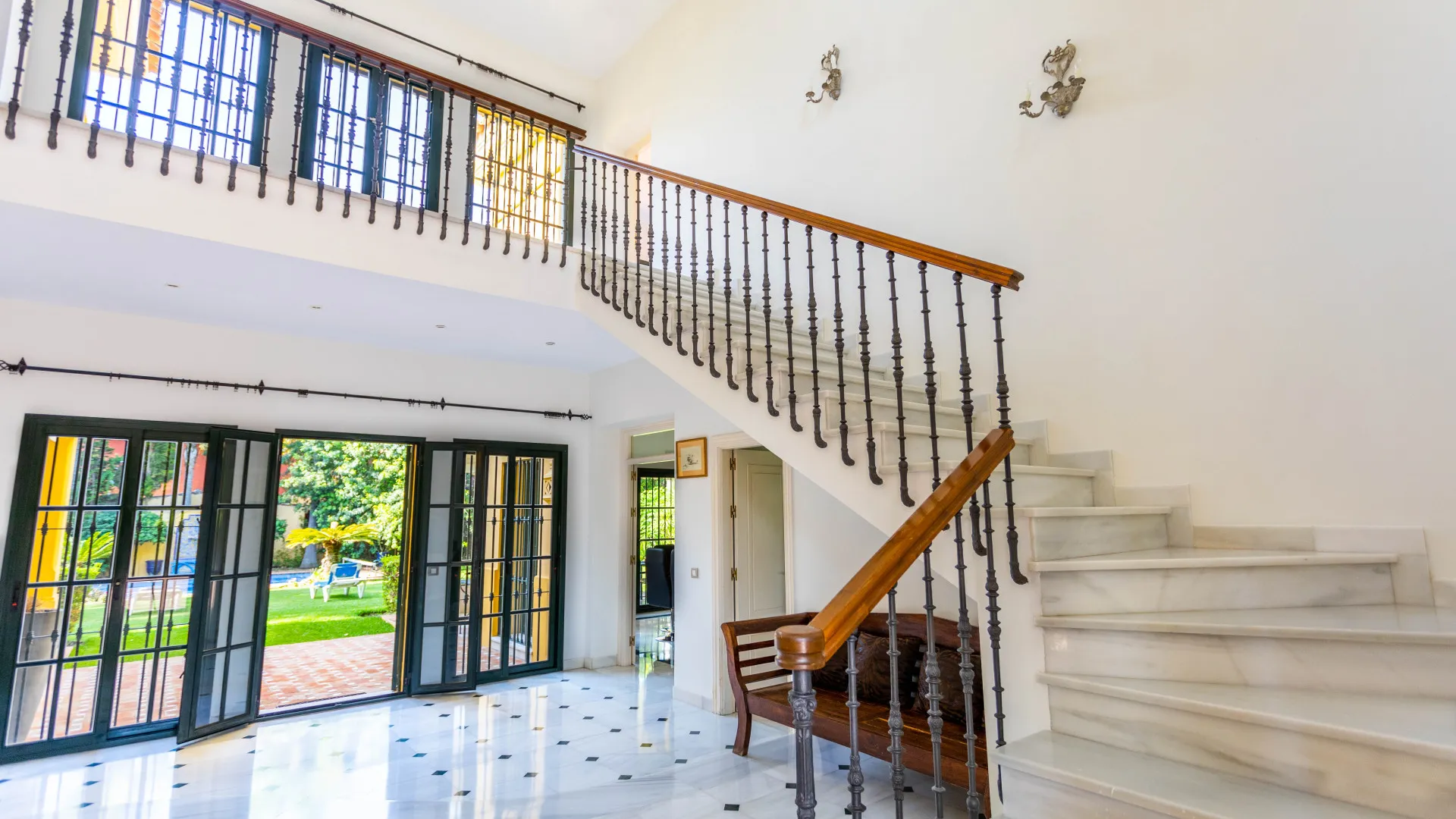 Comprar villa en Casasola