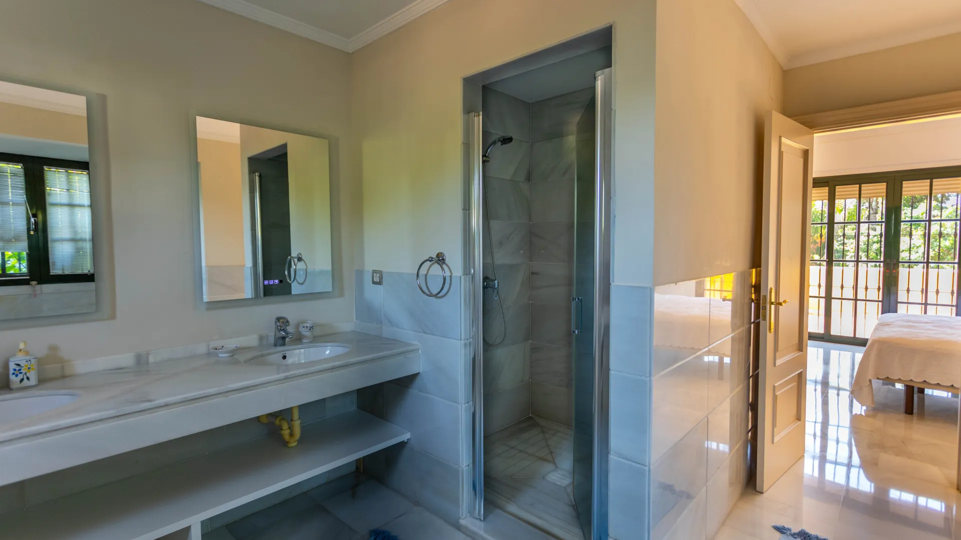 Comprar villa en Casasola