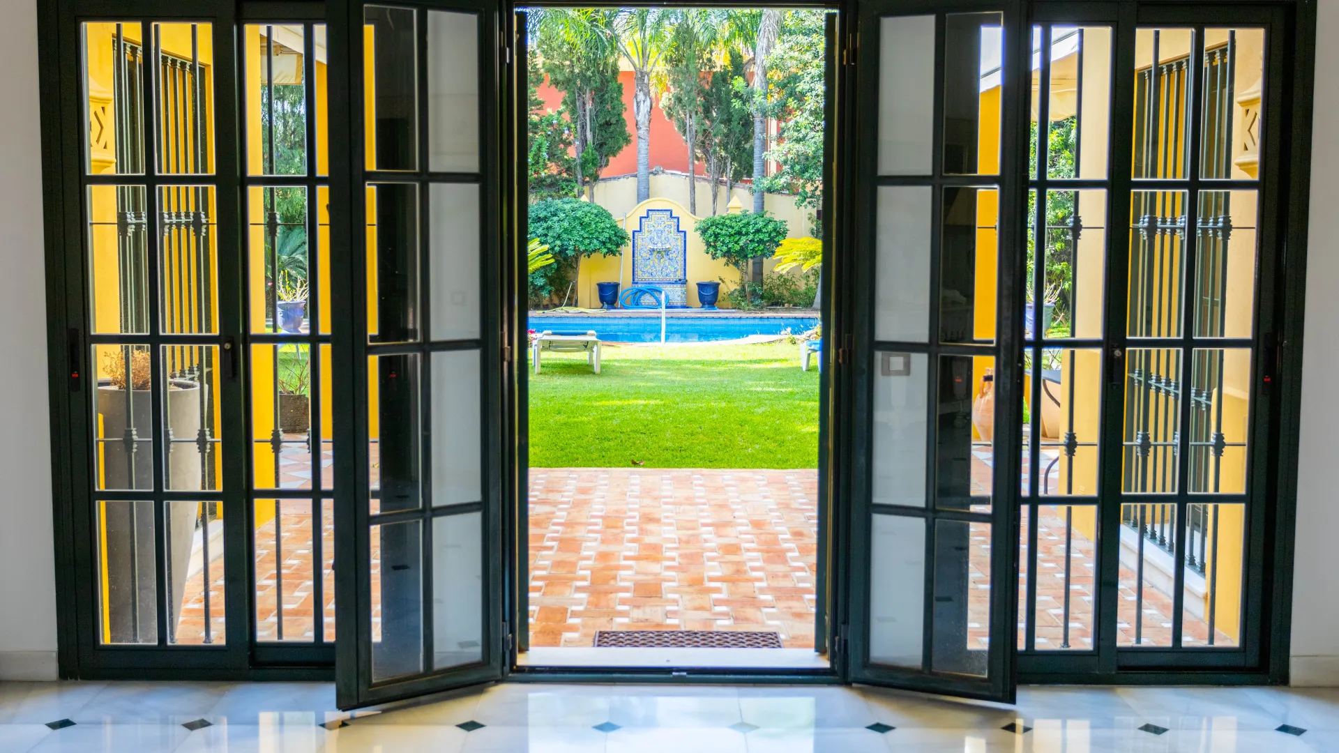 Comprar villa en Casasola