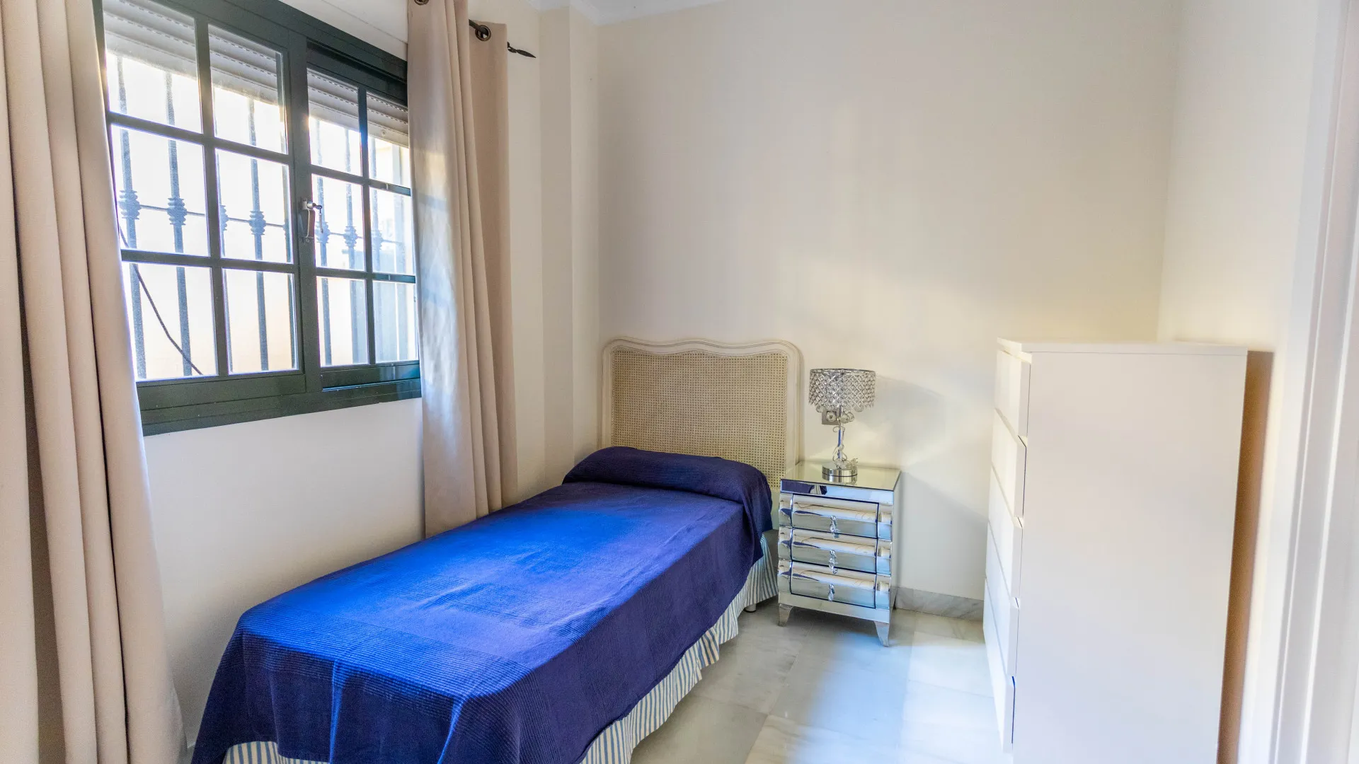 Comprar villa en Casasola
