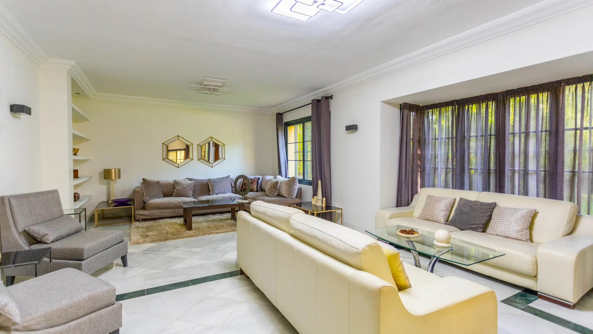 Comprar villa en Casasola