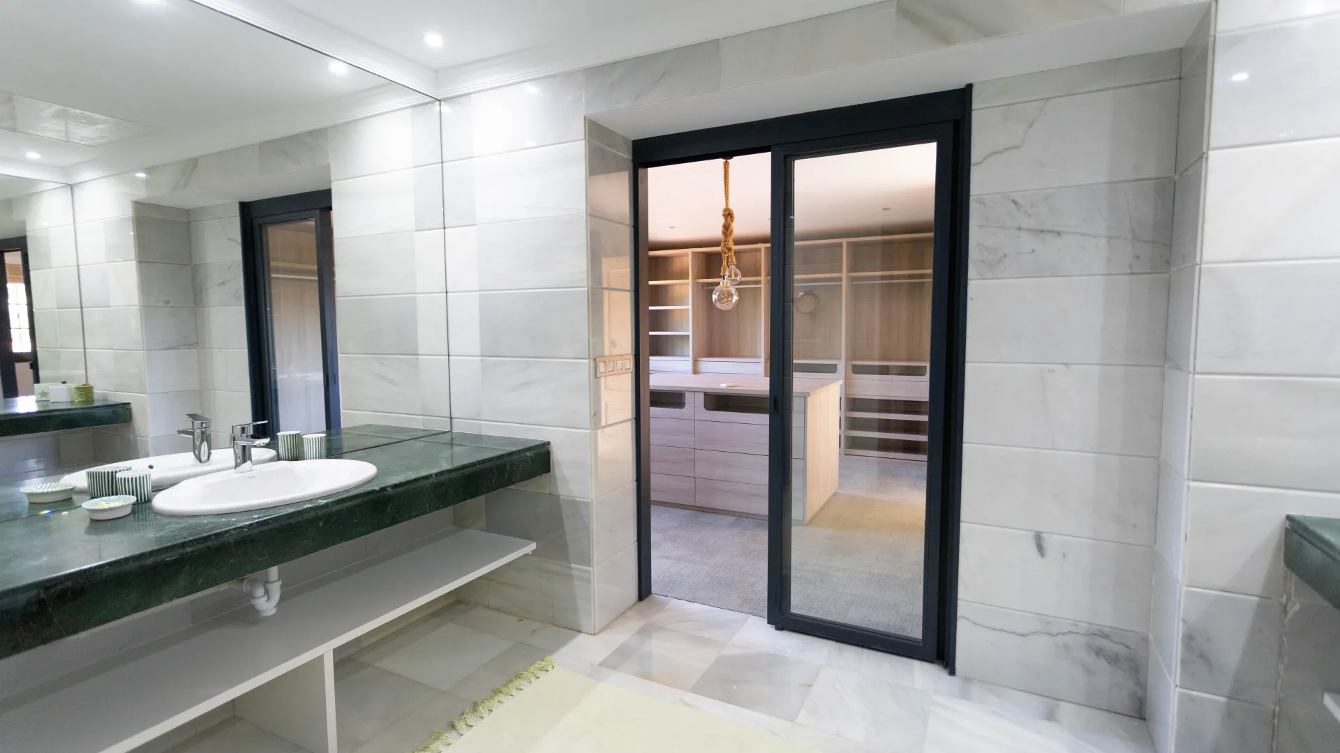 Comprar villa en Casasola