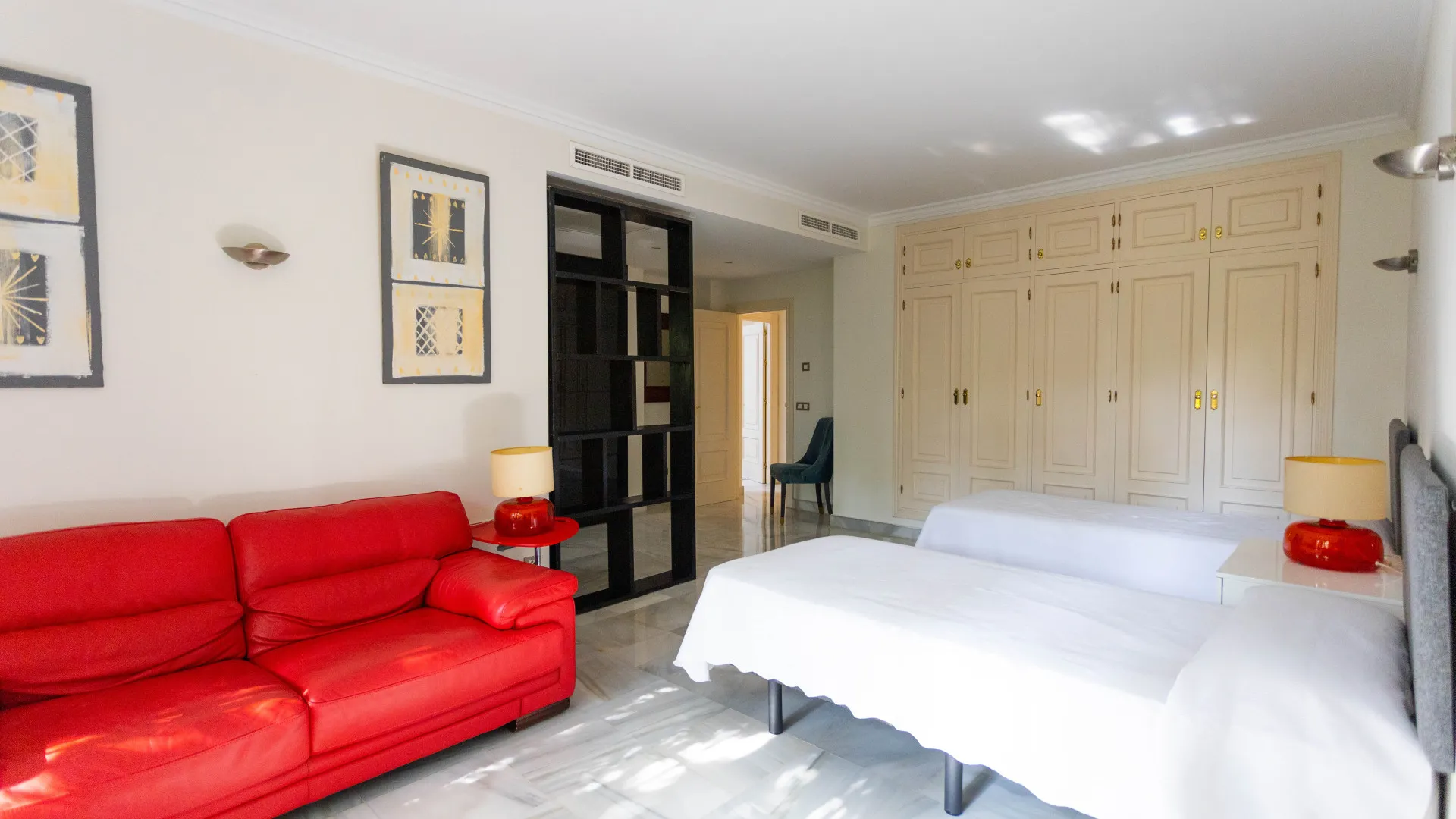 Comprar villa en Casasola