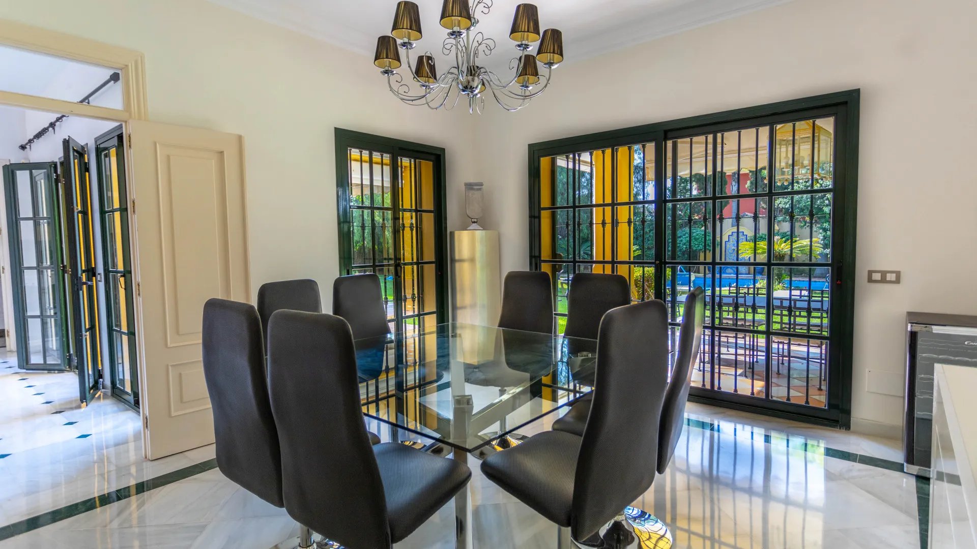 Comprar villa en Casasola