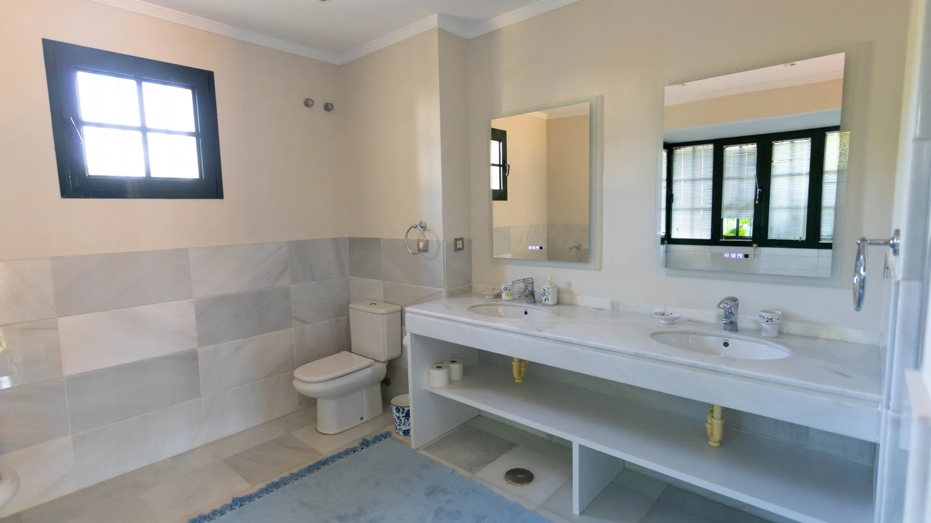 Comprar villa en Casasola