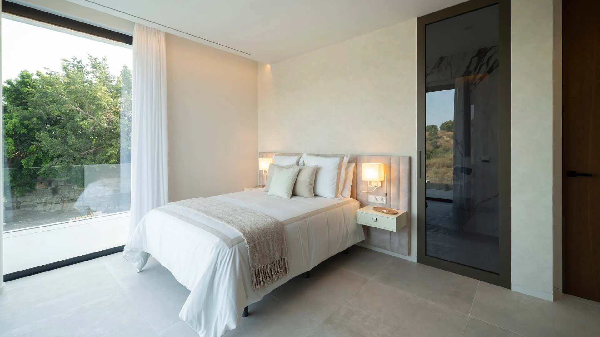 For sale Paraiso Alto villa with 6 bedrooms