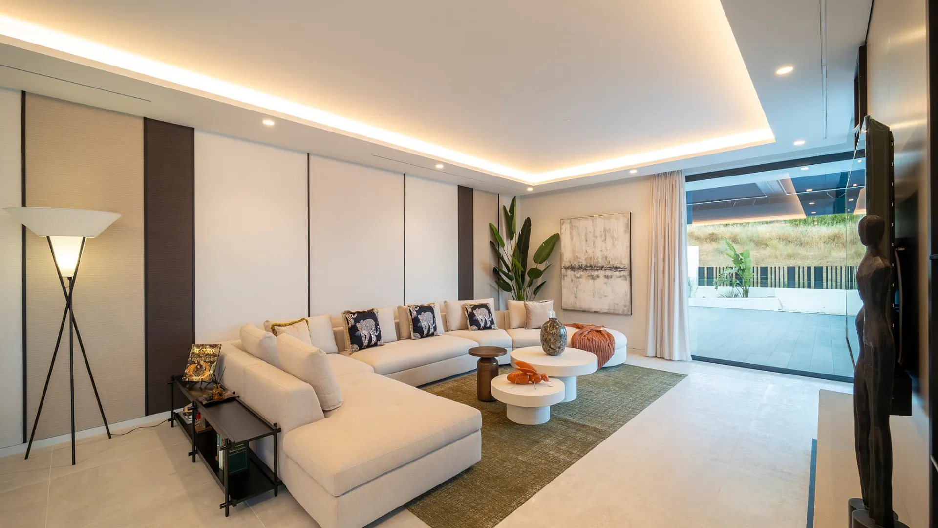 For sale Paraiso Alto villa with 6 bedrooms