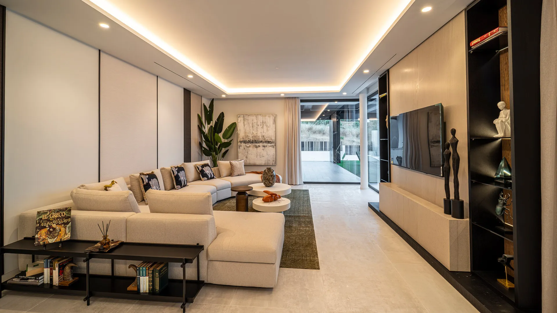 For sale Paraiso Alto villa with 6 bedrooms