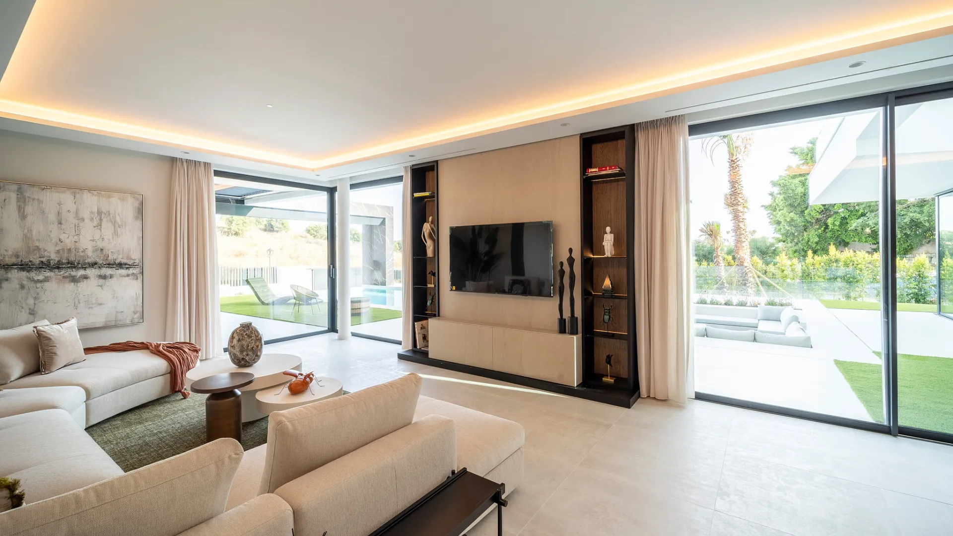 For sale Paraiso Alto villa with 6 bedrooms