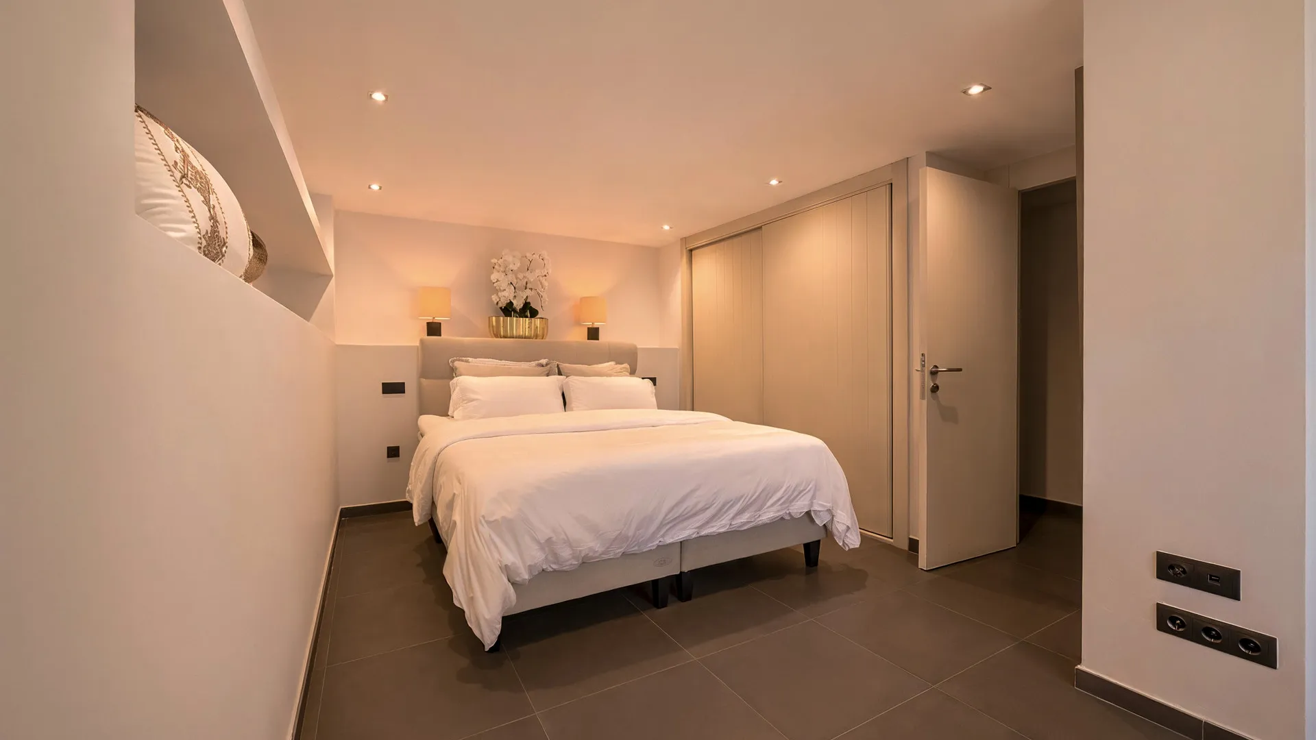 For sale 5 bedrooms villa in Puerto del Almendro