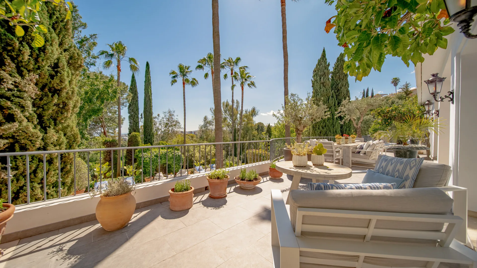 For sale 5 bedrooms villa in Puerto del Almendro