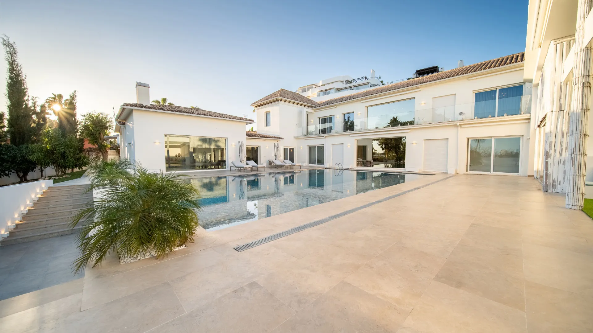 Se vende villa de 7 dormitorios en Guadalmina Alta