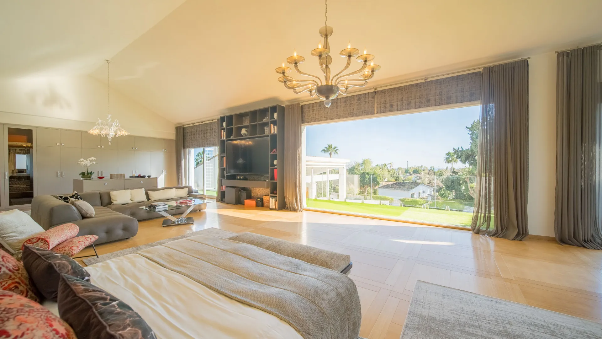 Se vende villa de 7 dormitorios en Guadalmina Alta