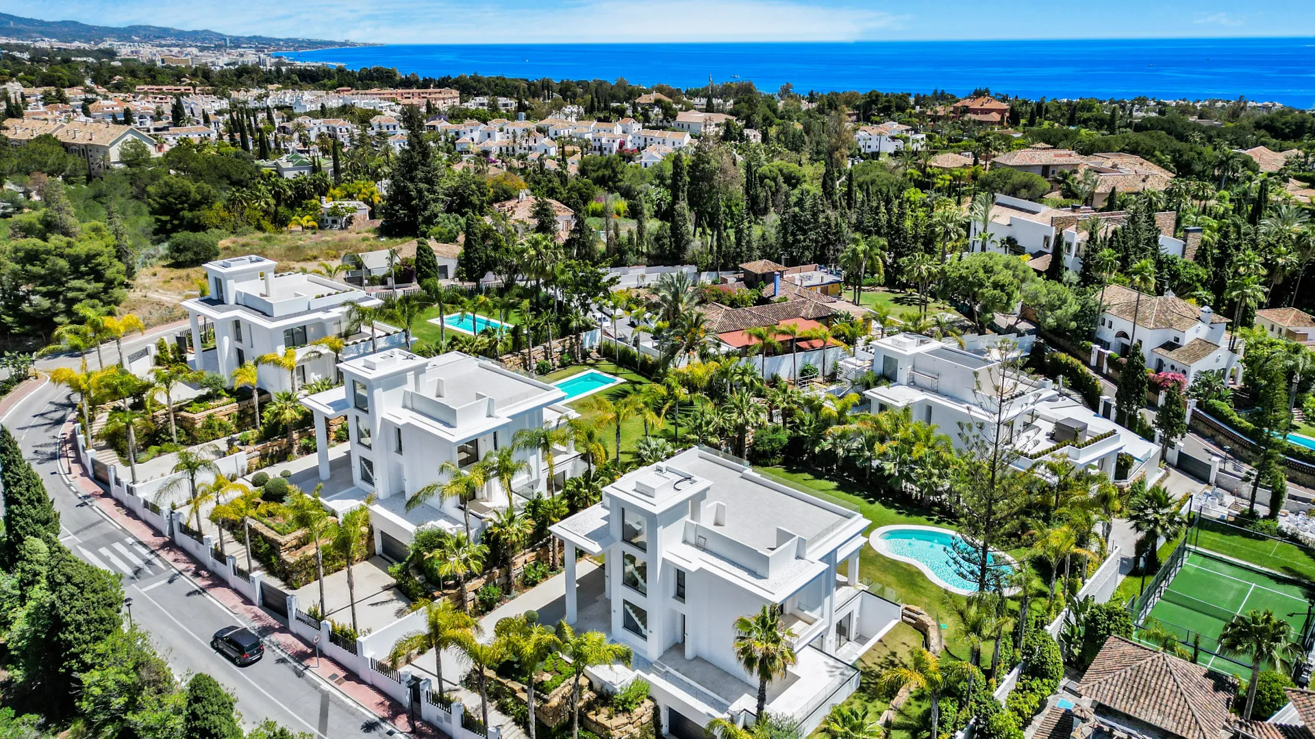 Se vende villa con 6 dormitorios en Las Lomas del Marbella Club
