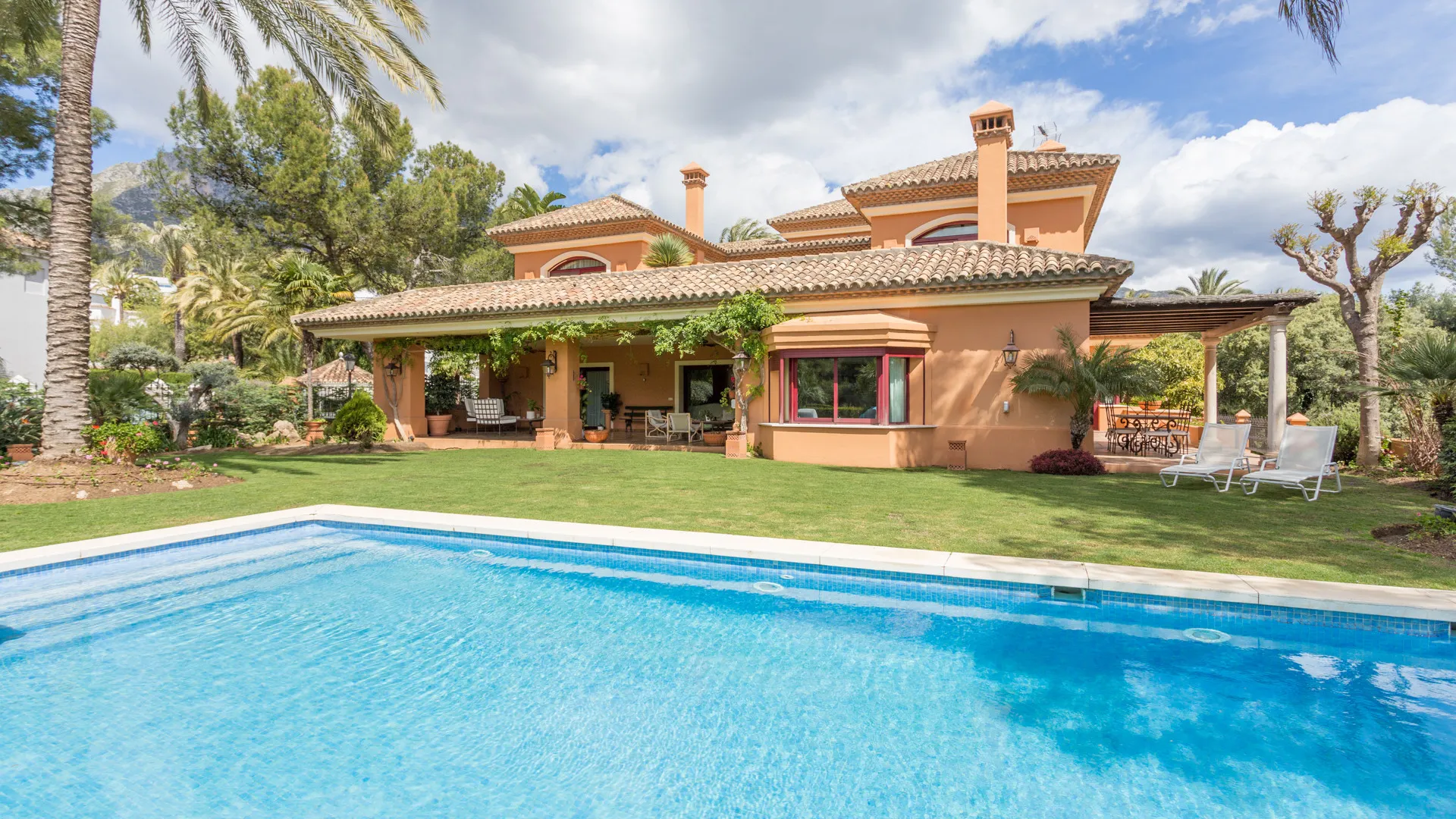 Villa en venta en Altos Reales