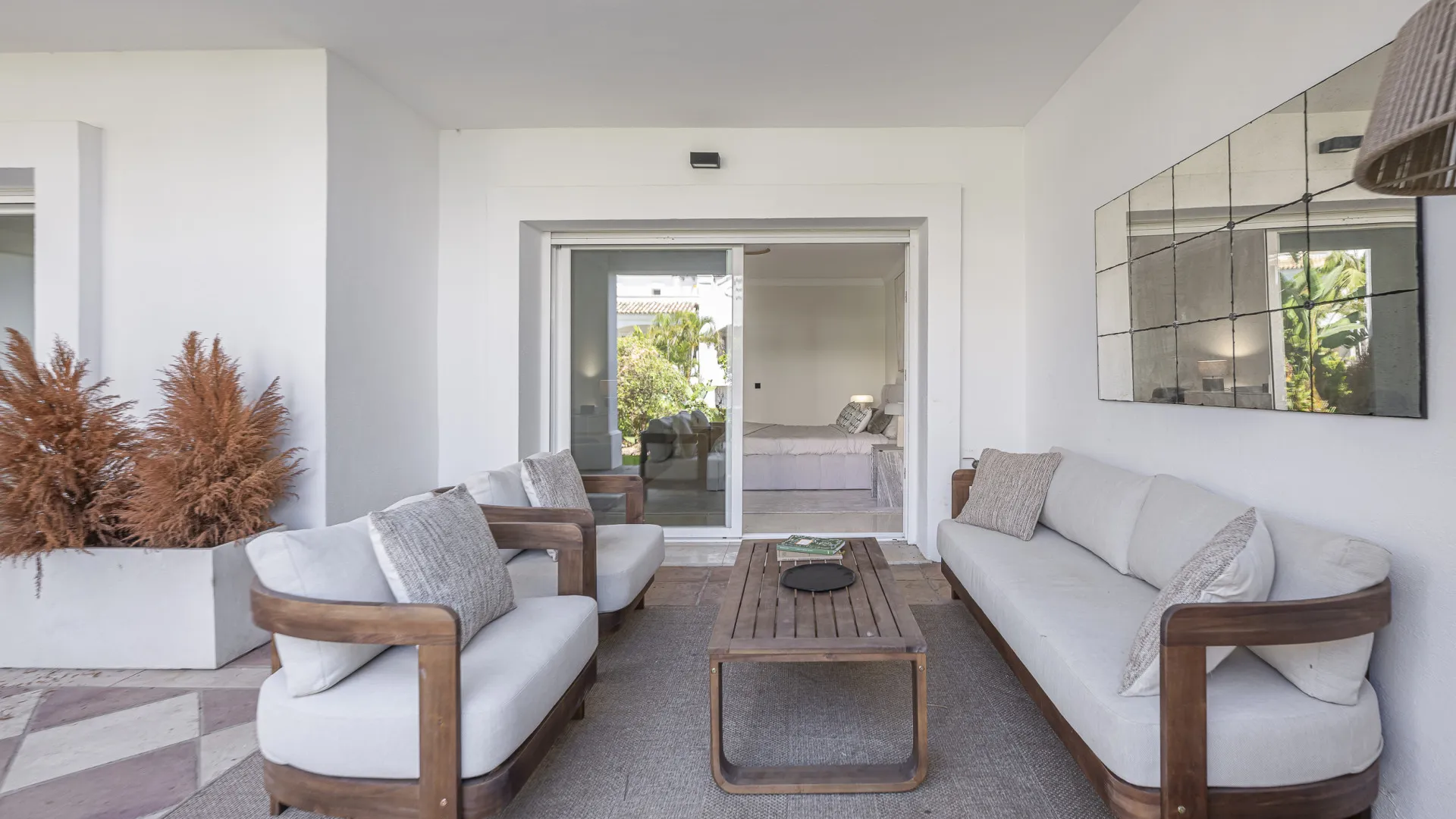 3 bedrooms ground floor apartment in Montebello Hills for sale