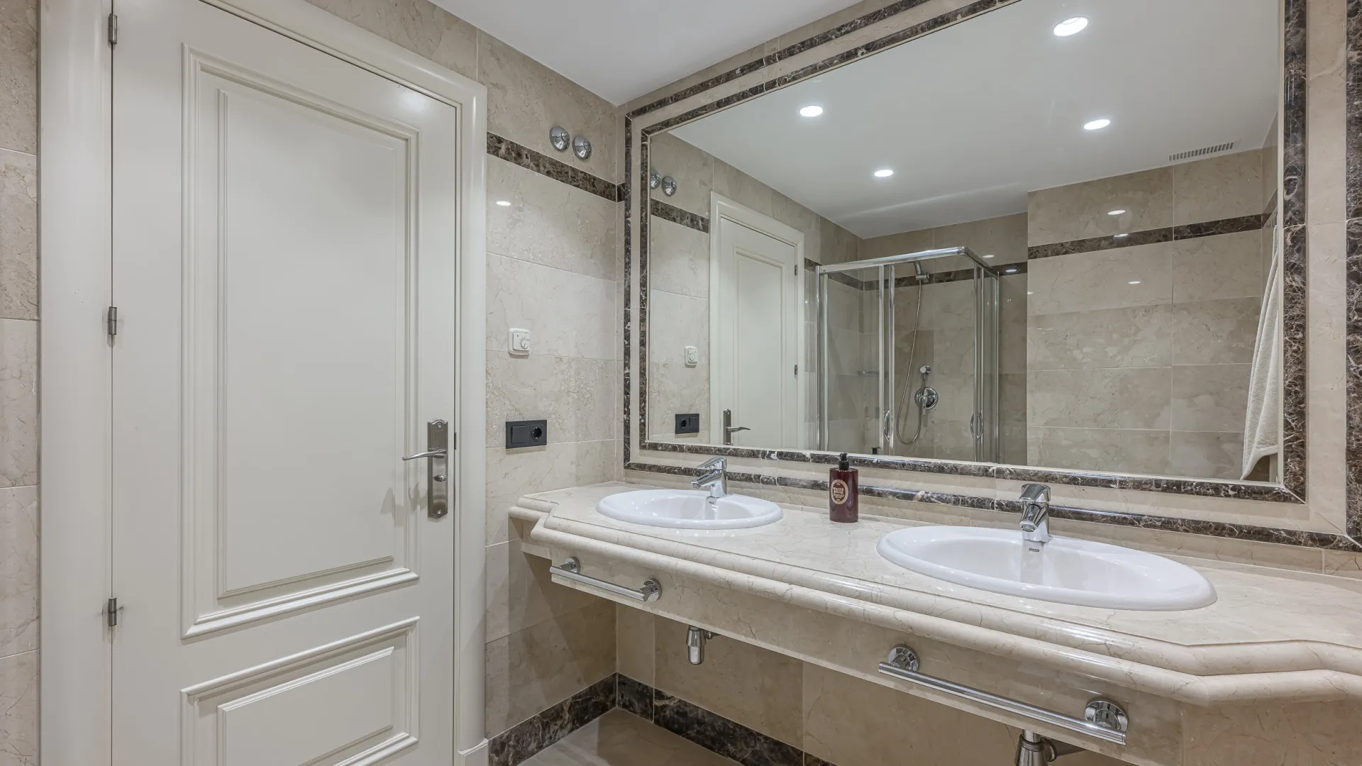3 bedrooms ground floor apartment in Montebello Hills for sale