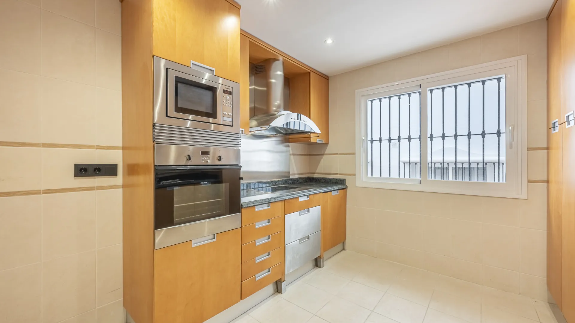 Comprar apartamento planta baja en Montebello Hills