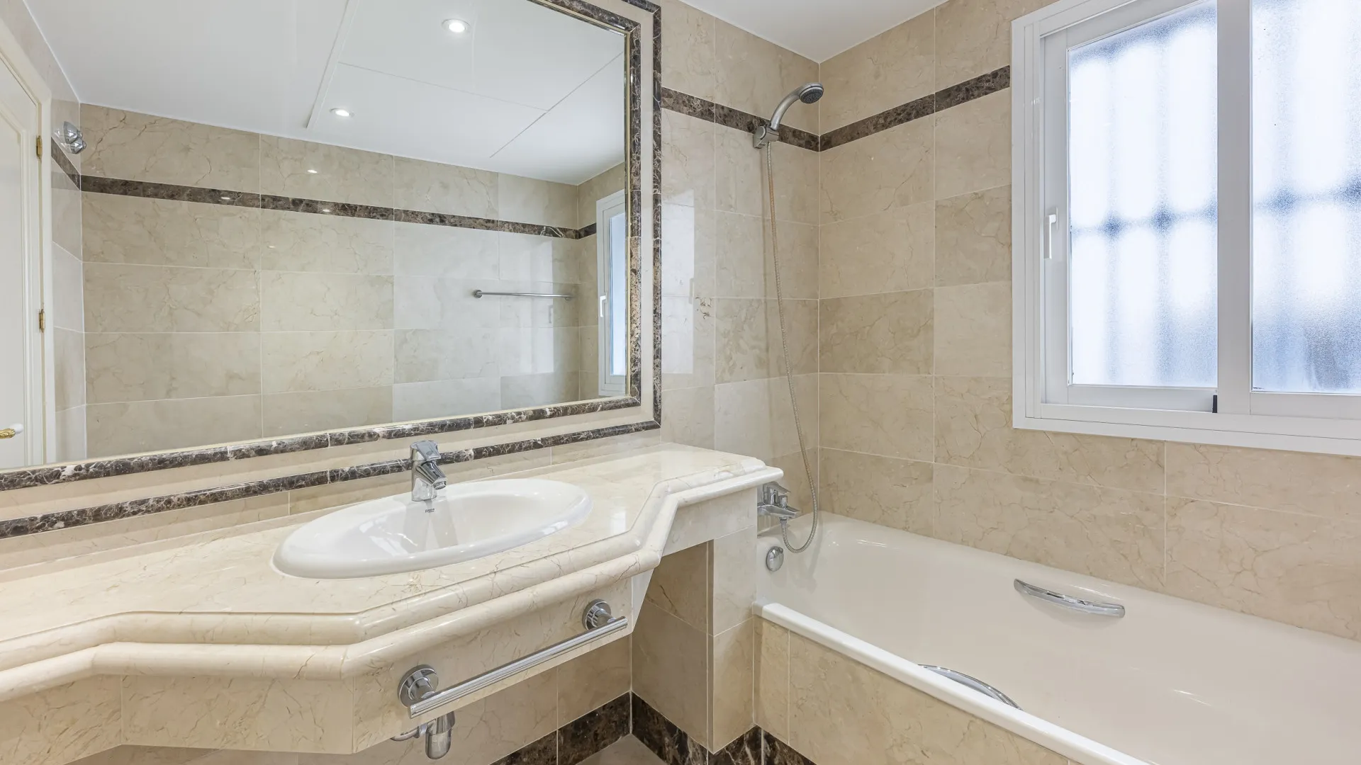 Comprar apartamento planta baja en Montebello Hills