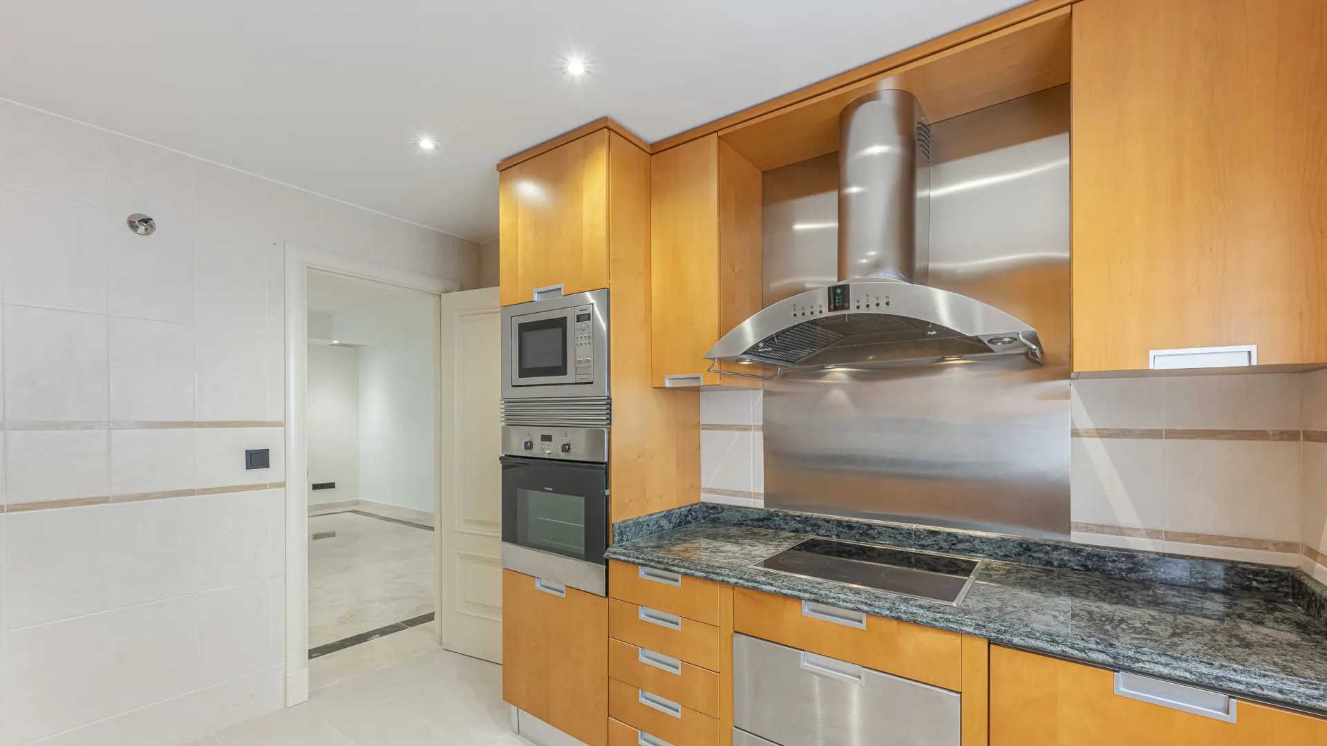 Comprar apartamento planta baja en Montebello Hills