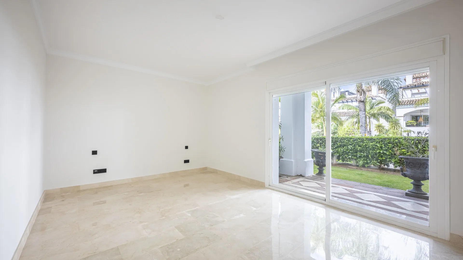 Comprar apartamento planta baja en Montebello Hills