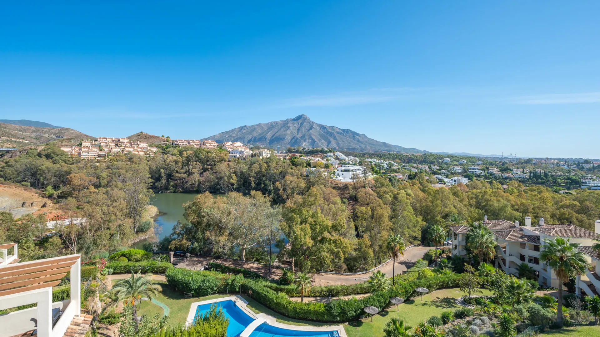 Se vende apartamento planta baja en Palacetes Los Belvederes