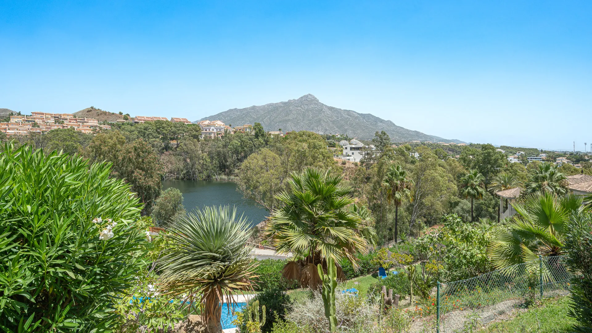 Se vende apartamento planta baja en Palacetes Los Belvederes