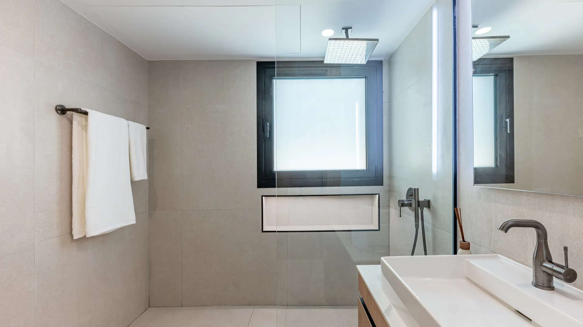Apartamento en venta con 3 dormitorios en Palacetes Los Belvederes