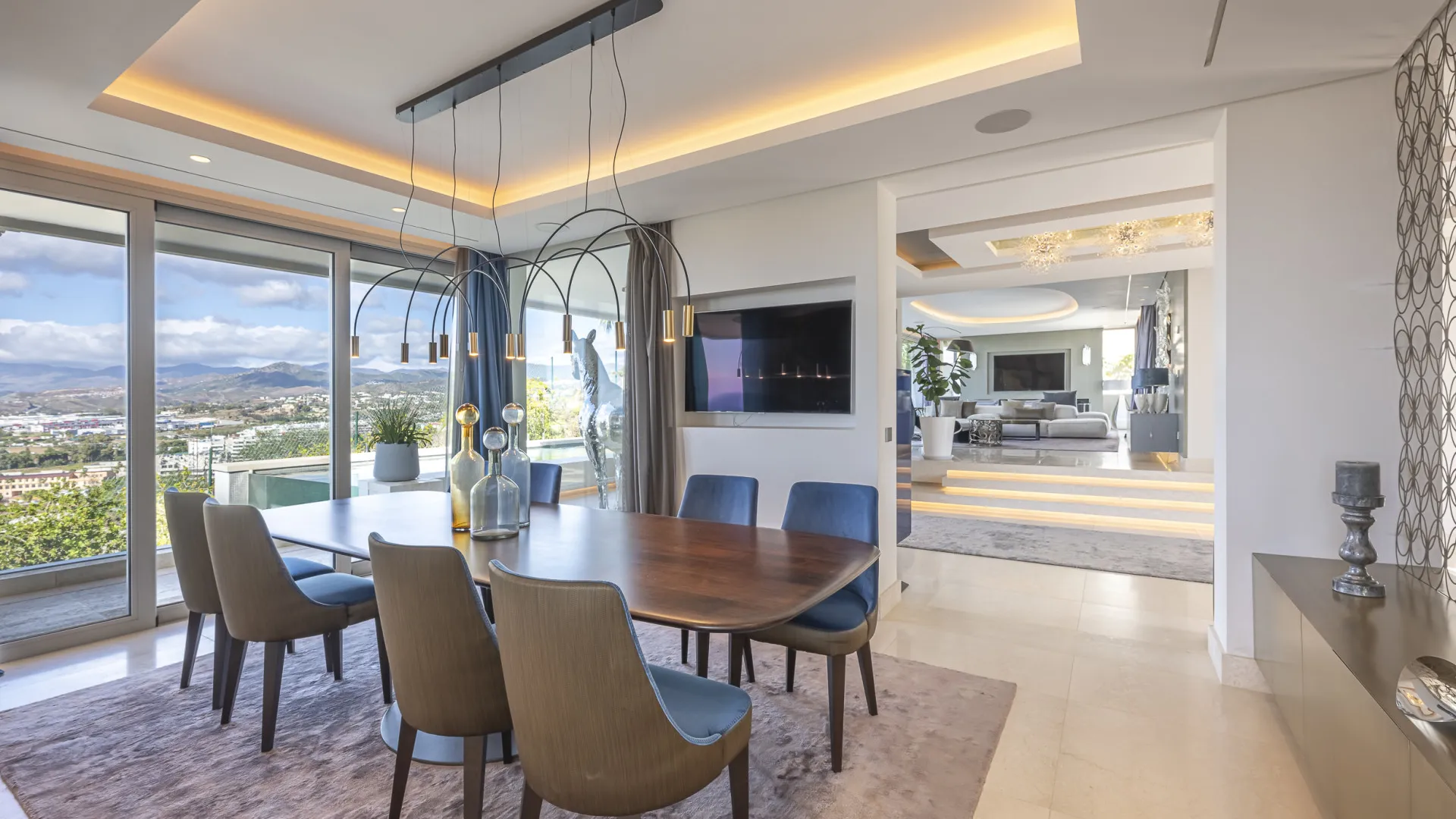 Villa a la venta de 5 dormitorios en Nueva Andalucia