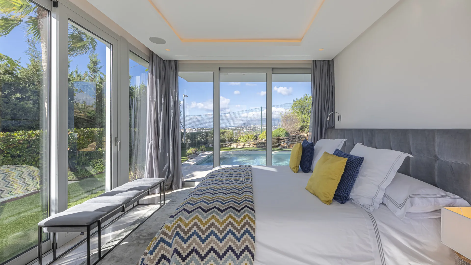 Villa a la venta de 5 dormitorios en Nueva Andalucia