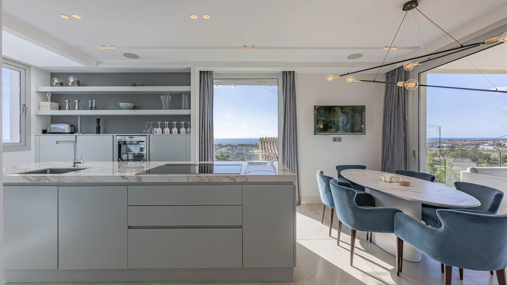 Villa a la venta de 5 dormitorios en Nueva Andalucia