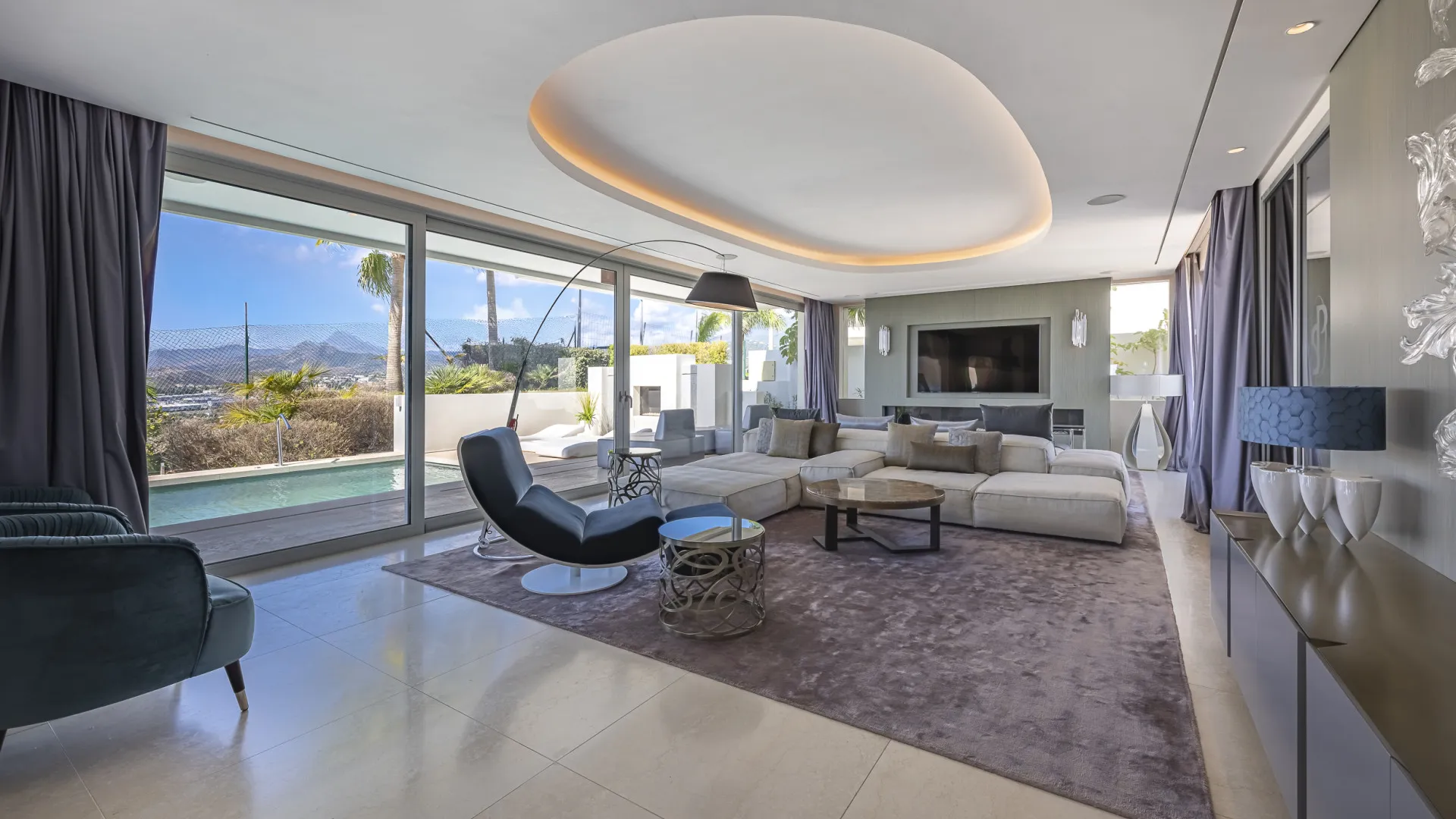 Villa a la venta de 5 dormitorios en Nueva Andalucia