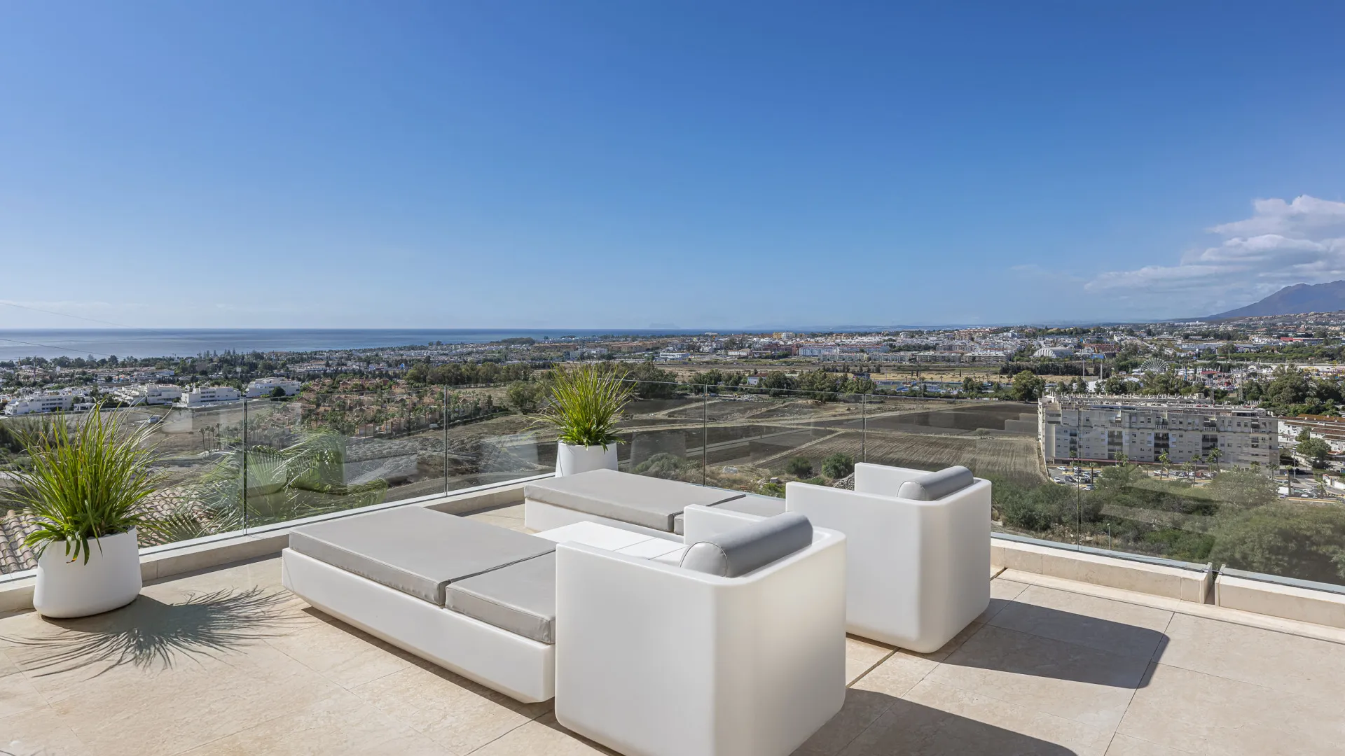 Villa a la venta de 5 dormitorios en Nueva Andalucia