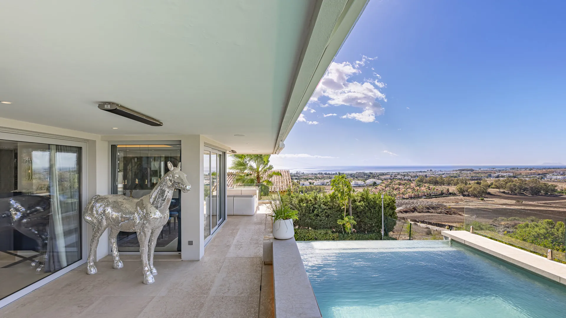 Villa a la venta de 5 dormitorios en Nueva Andalucia