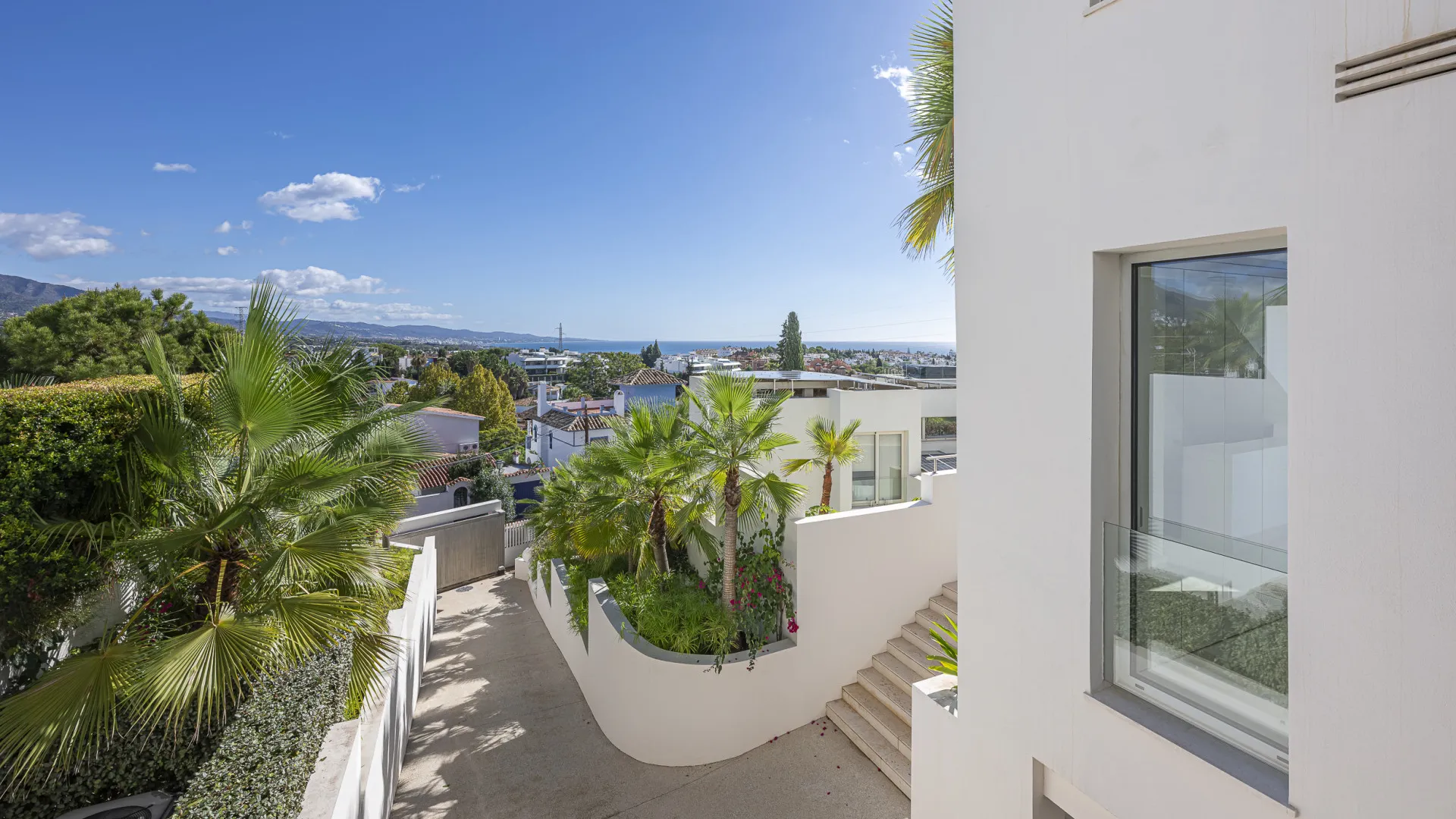 Villa a la venta de 5 dormitorios en Nueva Andalucia