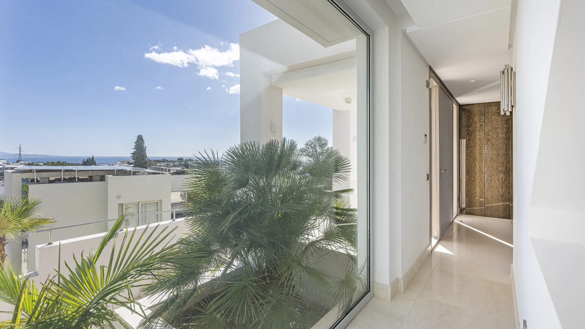 Villa a la venta de 5 dormitorios en Nueva Andalucia
