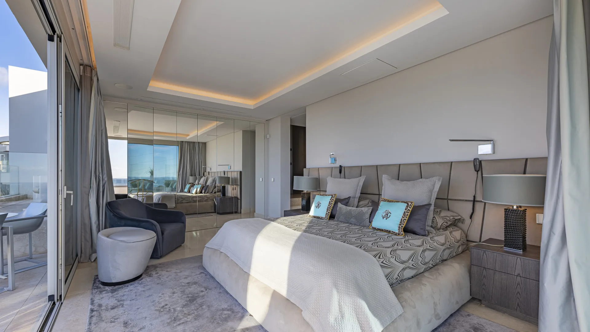Villa a la venta de 5 dormitorios en Nueva Andalucia